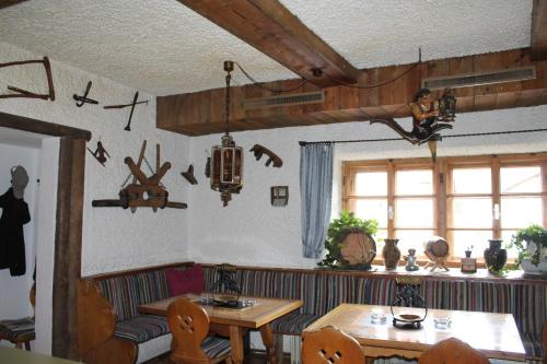 Restaurante, Gasthof zur Traube in Pettneu Am Arlberg Restaurante, Gasthof zur Traube in Pettneu Am Arlberg