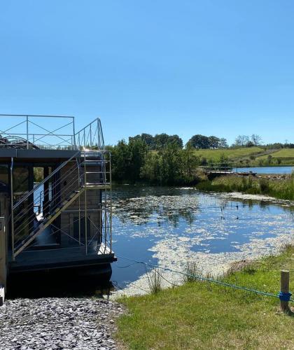 Couston Lakes Resorts in Bathgate Couston Lakes Resorts in Bathgate