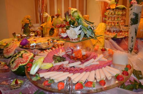 Alimentos e Bebidas, Grand Royal Hotel (Cherry Maryski Hotel) in Alexandria Alimentos e Bebidas, Grand Royal Hotel (Cherry Maryski Hotel) in Alexandria