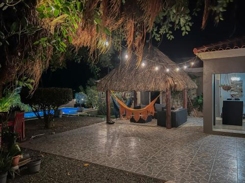 Instalaciones, Lama y Solo Unique private room walking distance to the Beach in Noord Instalaciones, Lama y Solo Unique private room walking distance to the Beach in Noord