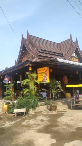 Lao Long Riverside and Budget Garden Guesthouse in Don Khone Lao Long Riverside and Budget Garden Guesthouse in Don Khone