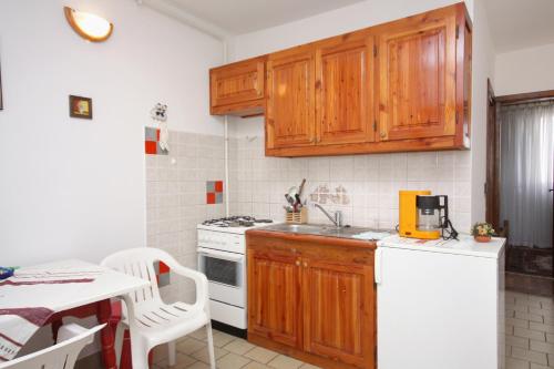 Konyha, Apartments with a parking space Porat, Krk - 5322 in Porat Konyha, Apartments with a parking space Porat, Krk - 5322 in Porat