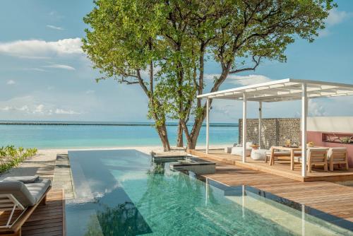 View, Four Seasons Resort Maldives at Landaa Giraavaru in Baa Atoll View, Four Seasons Resort Maldives at Landaa Giraavaru in Baa Atoll