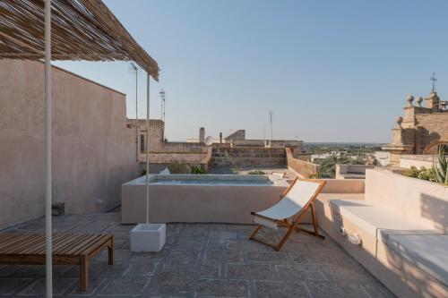 Swimming pool, Palazzo Nianu _romantic 3-bedroom Palazzo in Salento with roof garden in Neviano Swimming pool, Palazzo Nianu _romantic 3-bedroom Palazzo in Salento with roof garden in Neviano