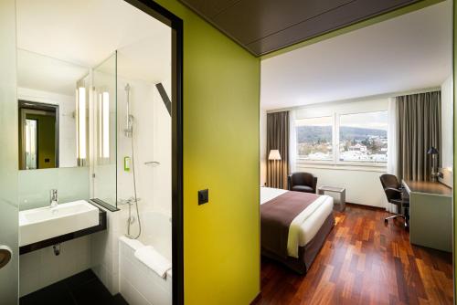 Facilities, Holiday Inn Zurich Messe near Hallenstadion Facilities, Holiday Inn Zurich Messe near Hallenstadion