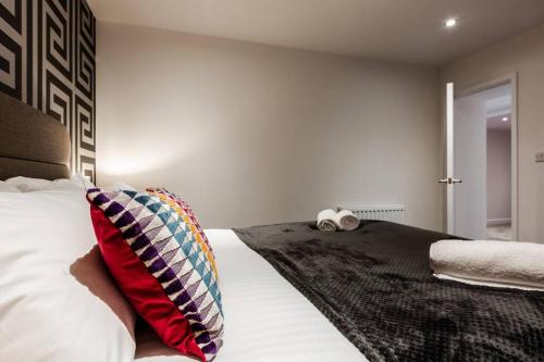 Victoria Apt - 2 bedroom Parking Wi-Fi Workers in Hyde Victoria Apt - 2 bedroom Parking Wi-Fi Workers in Hyde