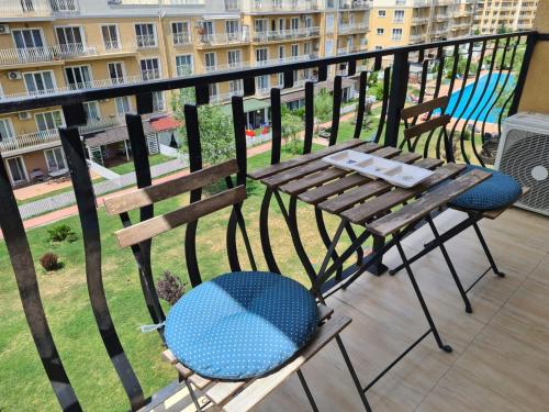 Cosmopolis Studio 1 in Ștefăneștii de Jos Cosmopolis Studio 1 in Ștefăneștii de Jos