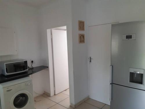 Farm Cottage Tres Jolie Honeydew in Roodepoort Farm Cottage Tres Jolie Honeydew in Roodepoort