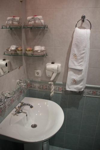 This photo about Kamerdiner Hotel shared on HyHotel.com
