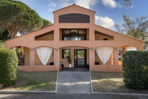 Spa, Najeti Golf Hotel de Valescure in Saint-Raphael Spa, Najeti Golf Hotel de Valescure in Saint-Raphael