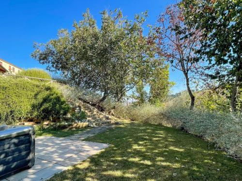 Garden, Pleasant holiday home in Colli Al Metauro with bubble bath in Serrungarina Garden, Pleasant holiday home in Colli Al Metauro with bubble bath in Serrungarina