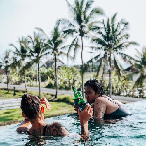Uszoda, Swell Hotel, Pool Bar & Restaurant in Tanah Lot Uszoda, Swell Hotel, Pool Bar & Restaurant in Tanah Lot