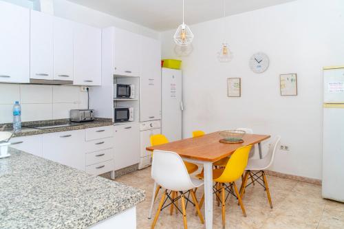 cuina, La Moraga de Poniente Malaga Hostel in Este cuina, La Moraga de Poniente Malaga Hostel in Este