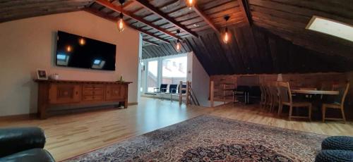 Metras Maja in Rudbarzi Metras Maja in Rudbarzi