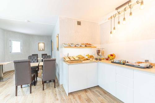 Food and beverages, Fasthotel Cleon Rouen Sud in Cleon Food and beverages, Fasthotel Cleon Rouen Sud in Cleon
