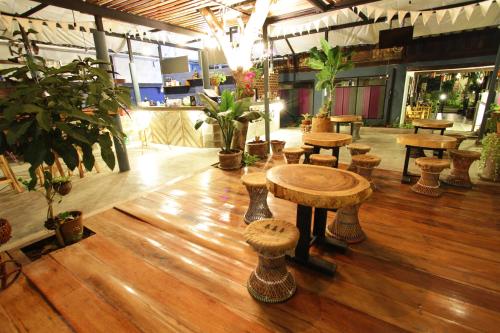 Restaurant, Above The Sea Boutique Hotel in Mae Hong Son Restaurant, Above The Sea Boutique Hotel in Mae Hong Son