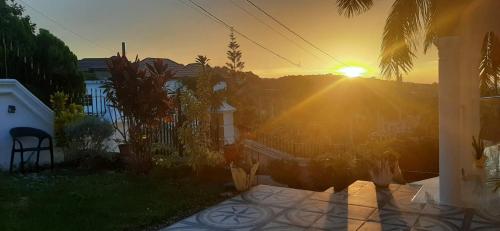 Hill view Vacational Rental in Runaway Bay Hill view Vacational Rental in Runaway Bay