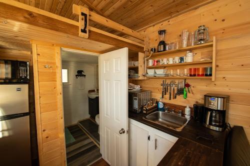 The Tiny Cabin: A Sooke Forest Retreat in Sooke (BC) The Tiny Cabin: A Sooke Forest Retreat in Sooke (BC)