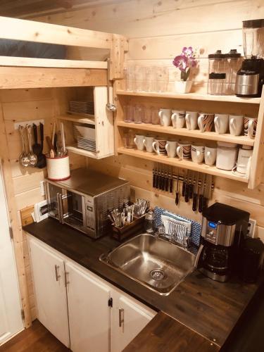 The Tiny Cabin: A Sooke Forest Retreat in Sooke (BC) The Tiny Cabin: A Sooke Forest Retreat in Sooke (BC)