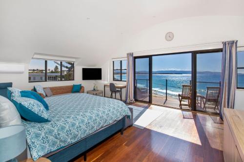 Eclipse Absolute Beachfront with Stunning Views in Кулбура Бийч Eclipse Absolute Beachfront with Stunning Views in Кулбура Бийч
