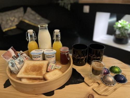 Food and beverages, L'Intemporel Suite Spa in Persan Food and beverages, L'Intemporel Suite Spa in Persan