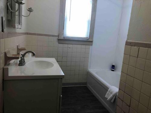 Bathroom, Budget 2 Bedroom Apartment - 2 Queens in South Charleston (WV) Bathroom, Budget 2 Bedroom Apartment - 2 Queens in South Charleston (WV)