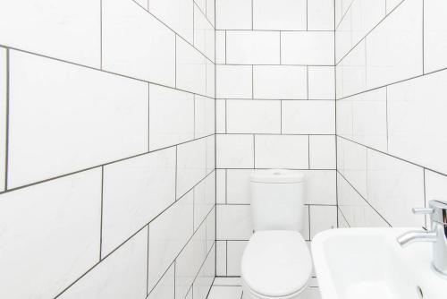 Banyo, 4 Freeland Buildings in Eastville Banyo, 4 Freeland Buildings in Eastville