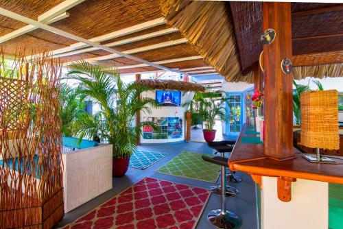 Exterior view, CLUB IBIZA - Party Hotel & Beach Club in Jaco Exterior view, CLUB IBIZA - Party Hotel & Beach Club in Jaco