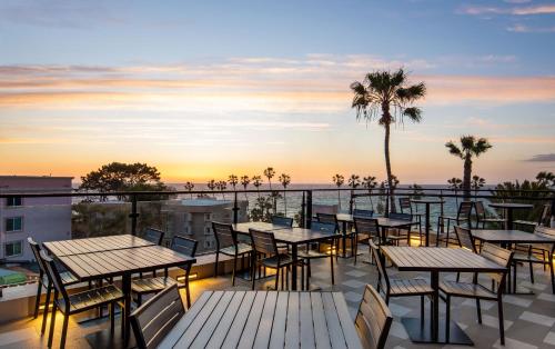 Restaurant, La Jolla Inn near La Jolla Cove Restaurant, La Jolla Inn near La Jolla Cove