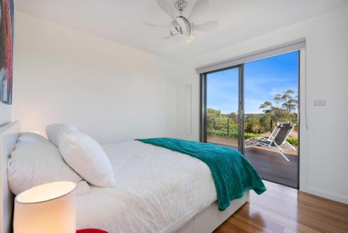 Забавления, EAST52A - Lake Views in Кулбура Бийч Забавления, EAST52A - Lake Views in Кулбура Бийч