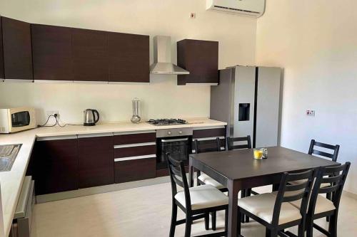 3-Bedroom with Backyard-Hosted by Sweetstay in Πεμπροκε 3-Bedroom with Backyard-Hosted by Sweetstay in Πεμπροκε