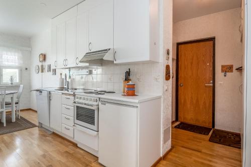 Kitchen, Cosy 1 bedroom apartment with terrace and sauna, best location in Kristiinankaupunki Kitchen, Cosy 1 bedroom apartment with terrace and sauna, best location in Kristiinankaupunki