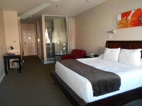 Guestroom, Century Casino & Hotel Cripple Creek in Cripple Creek (CO) Guestroom, Century Casino & Hotel Cripple Creek in Cripple Creek (CO)