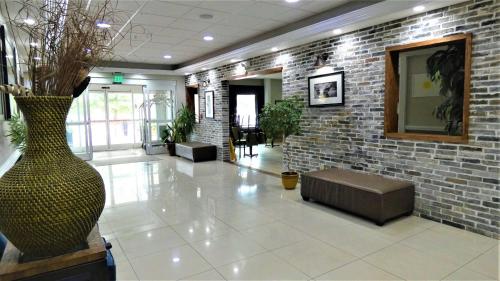 ردهة, دايز إن آند سويتس باي ويندهام سافانا نورث آي-95 (Days Inn & Suites by Wyndham Savannah North I-95) in بورت وينتوورث ردهة, دايز إن آند سويتس باي ويندهام سافانا نورث آي-95 (Days Inn & Suites by Wyndham Savannah North I-95) in بورت وينتوورث