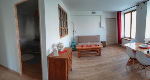 Ferme de Beaulieu, appartement avec jardin privatif in Saint-Illiers-le-Bois Ferme de Beaulieu, appartement avec jardin privatif in Saint-Illiers-le-Bois