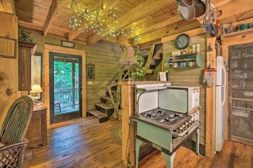 Serene Falls View Cabin with Grill and Views! in Chatsworth (GA) Serene Falls View Cabin with Grill and Views! in Chatsworth (GA)