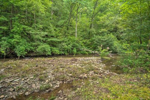 Rejuvenating Emersons Cabin in Chatsworth! in Chatsworth (GA) Rejuvenating Emersons Cabin in Chatsworth! in Chatsworth (GA)