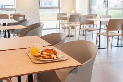 Bar/lounge, Ibis Budget Mont De Marsan in Mont-de-Marsan Bar/lounge, Ibis Budget Mont De Marsan in Mont-de-Marsan