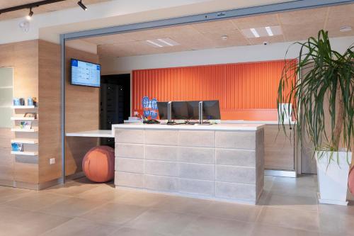 Лобби, Ibis Budget Mont De Marsan in Мон-де-Марсан Лобби, Ibis Budget Mont De Marsan in Мон-де-Марсан