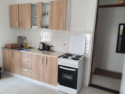 Lovely one bedroom apartment in heart of Budva in โรซีโน Lovely one bedroom apartment in heart of Budva in โรซีโน