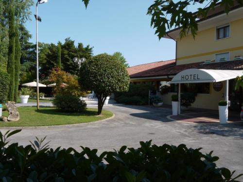 This photo about Hotel La Bulesca shared on HyHotel.com