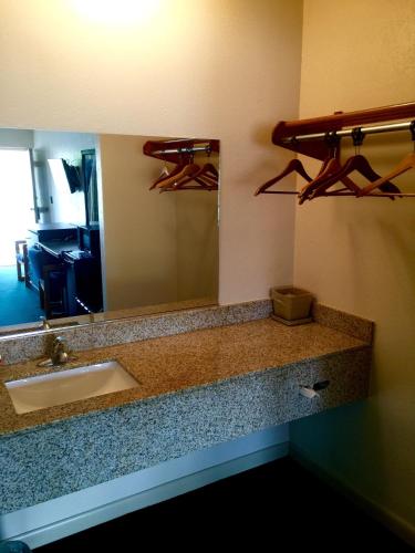 在meiguo.com看到的Coral Roc Motel的介绍图片