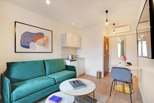 RESIDENCE JULES in Levallois-Perret RESIDENCE JULES in Levallois-Perret
