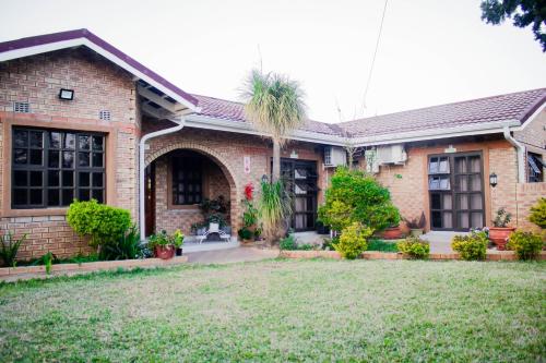 Entrance, Pitikwe Hill Guesthouse in Lobatse Entrance, Pitikwe Hill Guesthouse in Lobatse