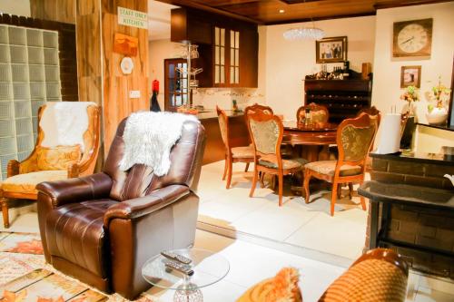 Pitikwe Hill Guesthouse in Lobatse Pitikwe Hill Guesthouse in Lobatse