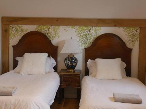 Cheltenham accommodation -self-catering-2 bedrooms in Southam Cheltenham accommodation -self-catering-2 bedrooms in Southam