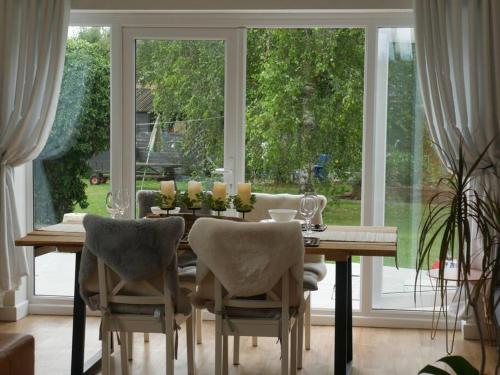 Cheltenham accommodation -self-catering-2 bedrooms in Southam Cheltenham accommodation -self-catering-2 bedrooms in Southam