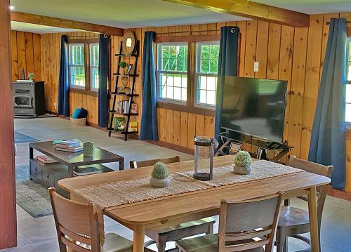 St Lawrence River Retreat in Oswegatchie (NY) St Lawrence River Retreat in Oswegatchie (NY)