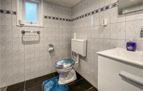 Bathroom, Nice home in Meijel with WiFi, 3 Bedrooms and Sauna in Peel en Maas Bathroom, Nice home in Meijel with WiFi, 3 Bedrooms and Sauna in Peel en Maas