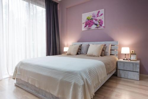 GG Home - cozy 2-bedroom apartment on Givi Kartozia (M2)